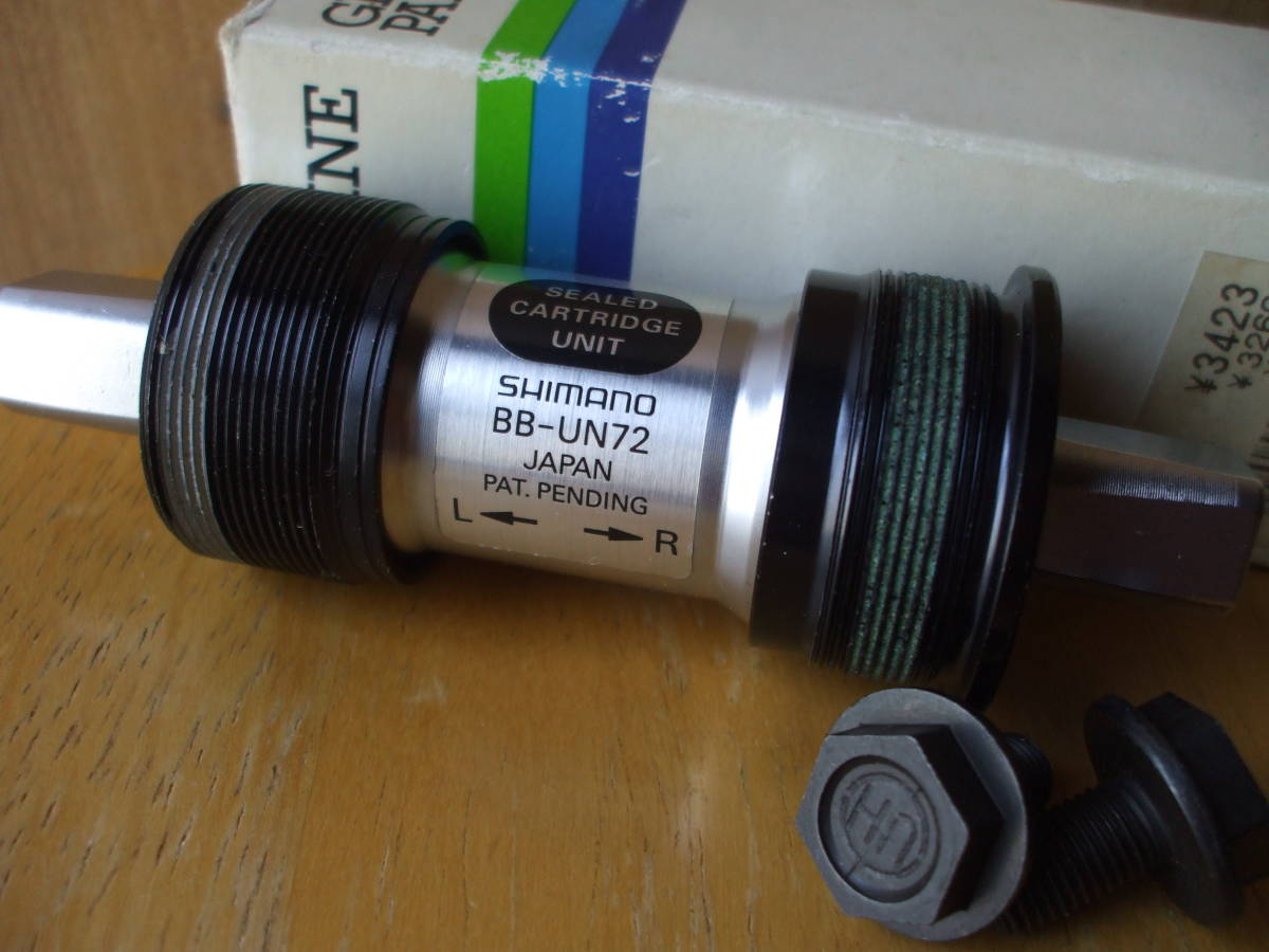 新入荷 軸長115ｍｍ シェル幅70mm BB-UN72 SHIMANO イタリアン