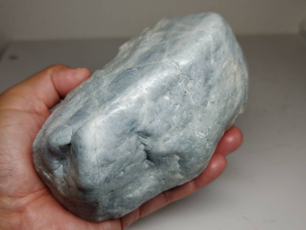 淡青】 ☆1.6kg☆ 翡翠 原石 ヒスイ 鉱物 鑑賞石 糸魚川 水石 自然石