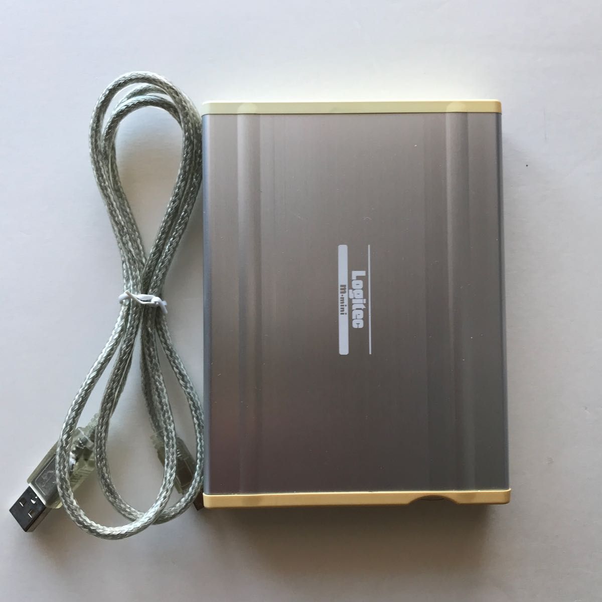 新発売の Logitec ポータブルタイプ USB 2.0 外付型640MB MOドライブ