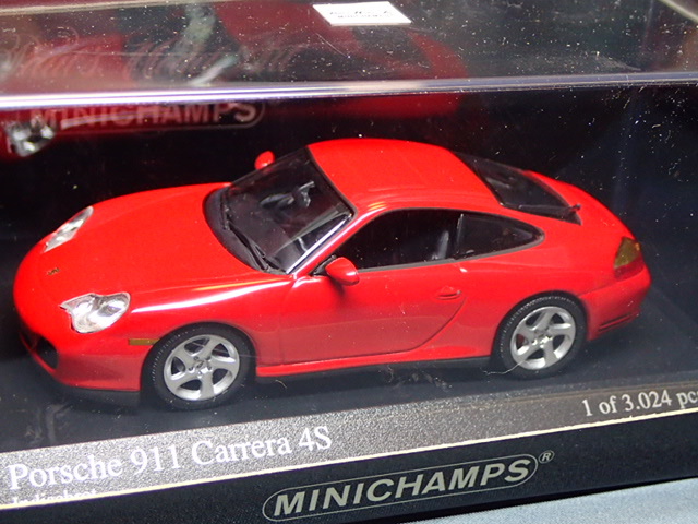 MINICHAMPS　1/43　Porsche　Carrera　４S　赤色　ポルシェ　カレラ4Ｓ　400　061072_画像3