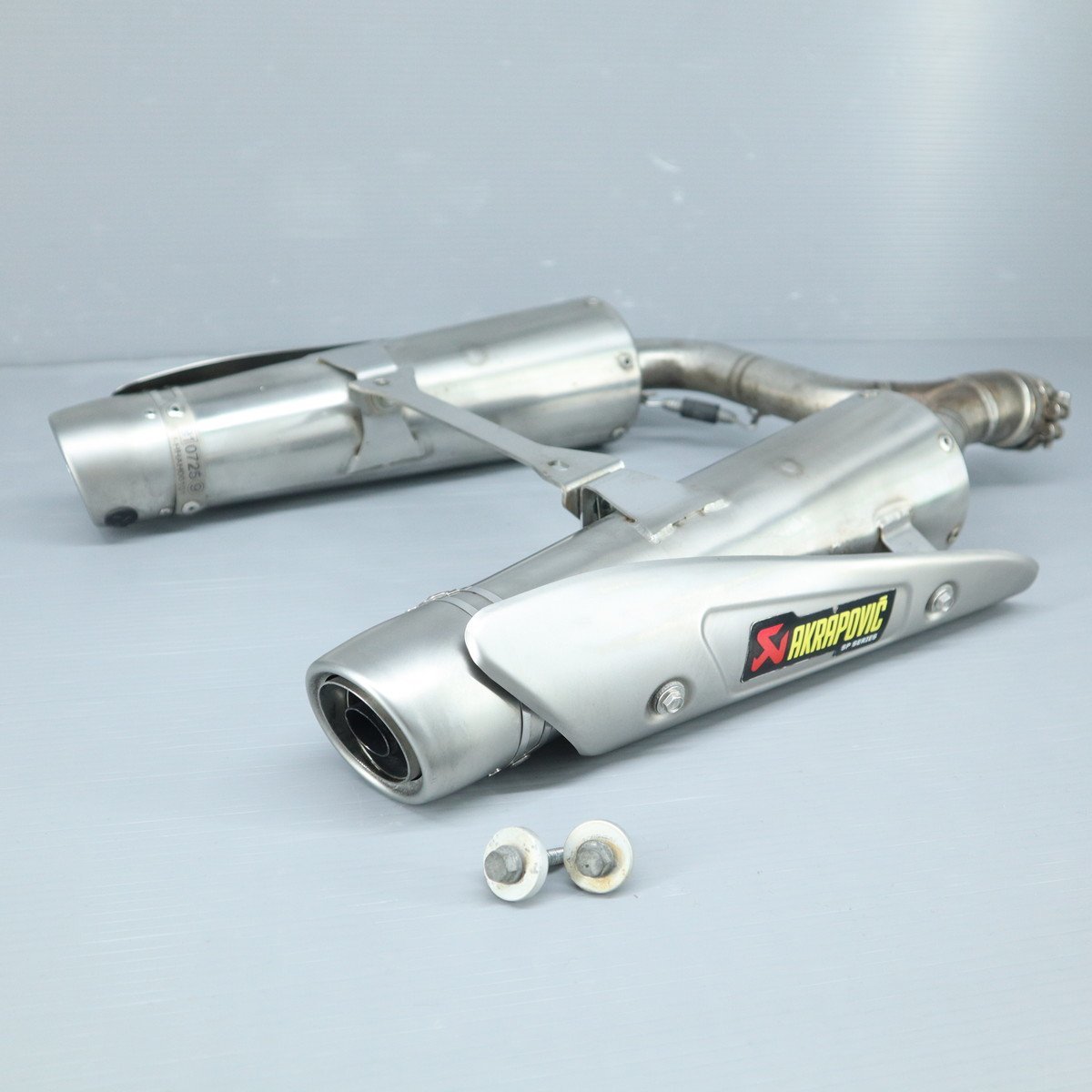Yahoo!オークション - スズキ GSR400 アクラポビッチ AKRAPOVIC Yahoo!オークション - スズキ GSR400 アクラポビッチ AKRAPOVIC