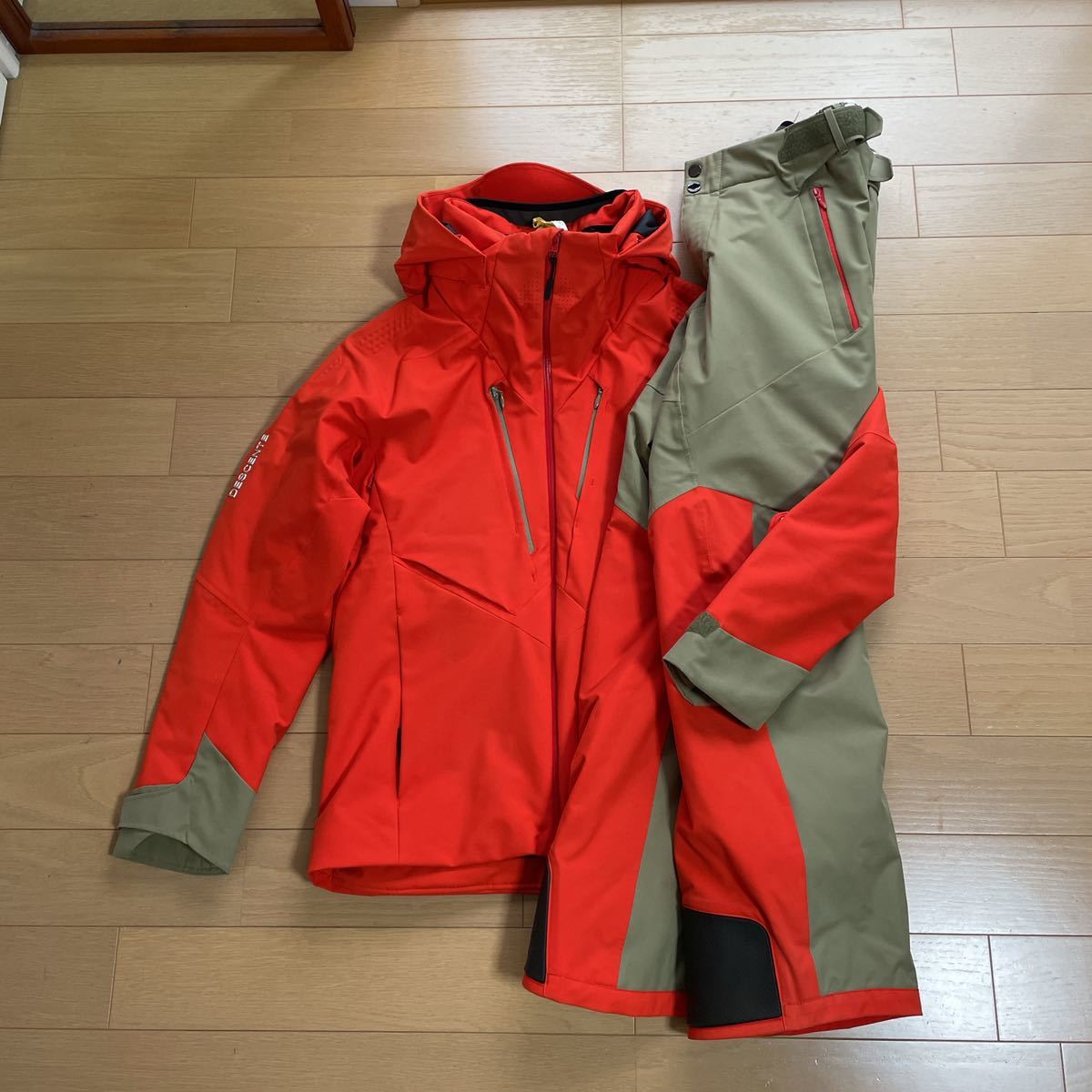 デサント DESCENTE スキーウェア 上下セット デモチーム 中古 サイズL