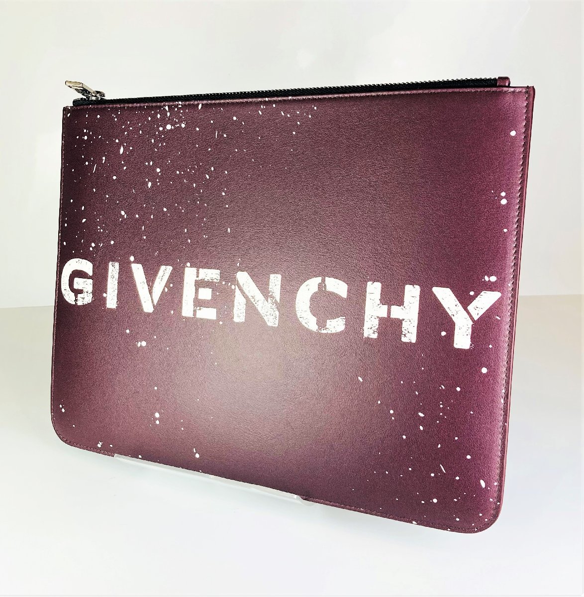 【77】未使用品 GIVENCHY ジバンシィ ロゴプリント クラッチバッグ メンズ 箱・保存袋 ブランド 希少 おしゃれ 手軽 コンパクト_画像3