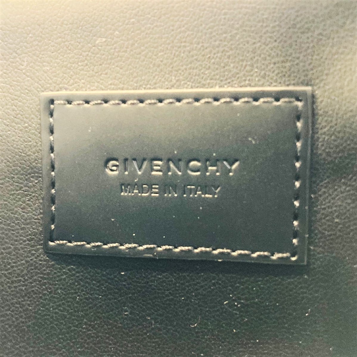 【77】未使用品 GIVENCHY ジバンシィ ロゴプリント クラッチバッグ メンズ 箱・保存袋 ブランド 希少 おしゃれ 手軽 コンパクト_画像9