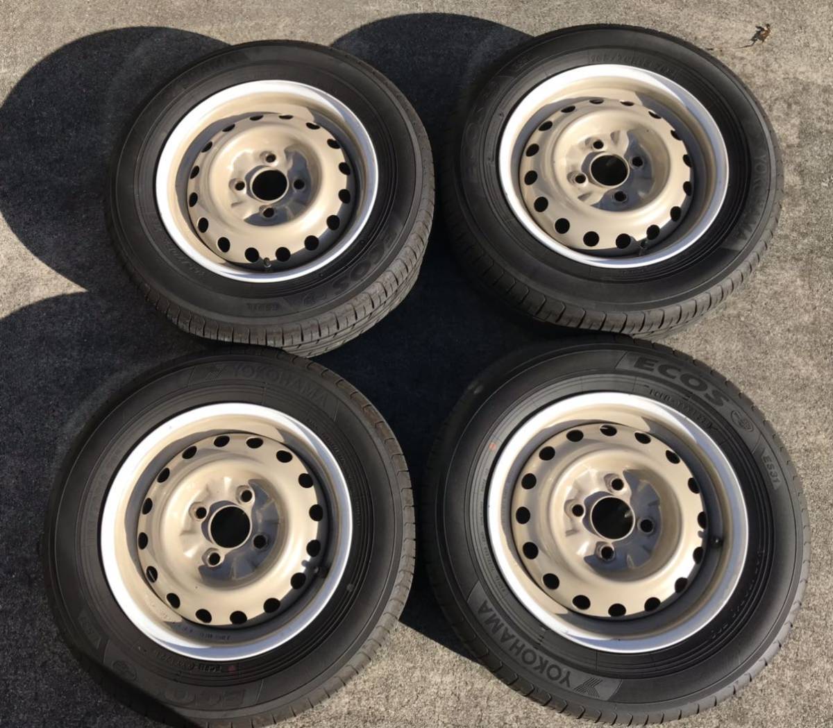 Yahoo!オークション - 日産純正13ホイール タイヤ165/70R13 バリ Yahoo!オークション - 日産純正13ホイール タイヤ165/70R13 バリ