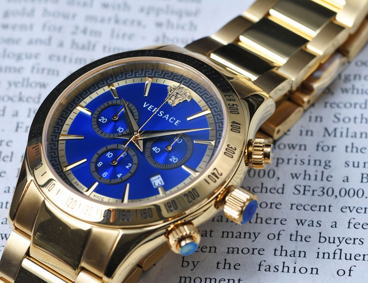 新品 豪華ヴェルサーチ黄金VERSACE スイス製クロノグラフ 50m防水 激
