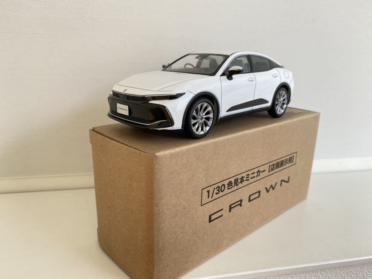 お手頃価格 新型クラウン クロスオーバー 1 30ミニカー 2XW バイトーン