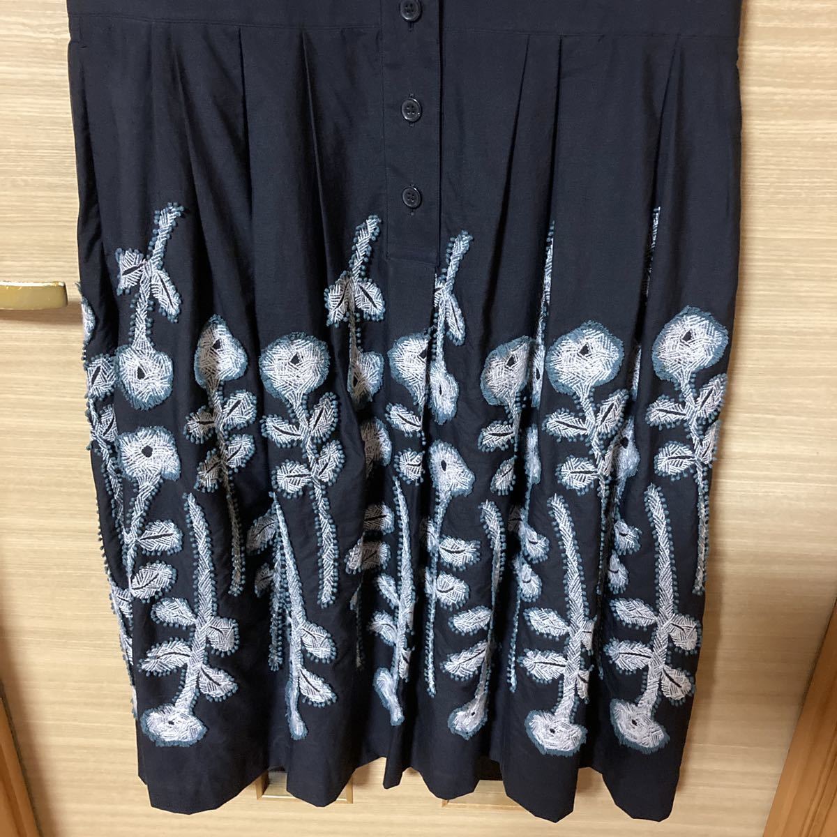 極美品】ミナペルホネン ロングドレス frost garden ネイビー 36 極美品】ミナペルホネン ロングドレス frost garden ネイビー 36
