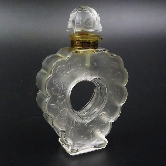 可愛いオープンハート★ビンテージ ラリック ニナリッチ クールジョア 香水瓶 lalique ninaricci courjoie の画像3