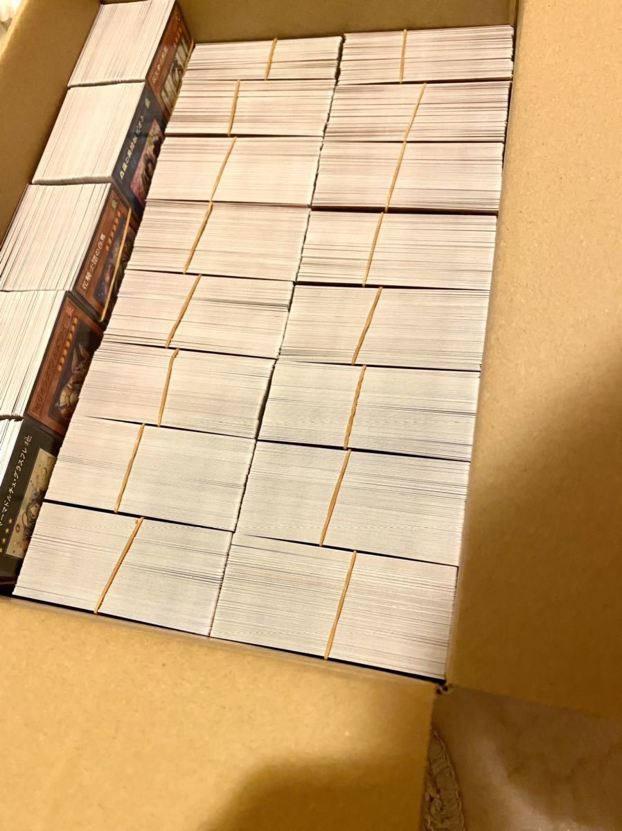 遊戯王 合計約2900枚 ノーマル・字レア約2400枚 光り物 500枚 宝玉の