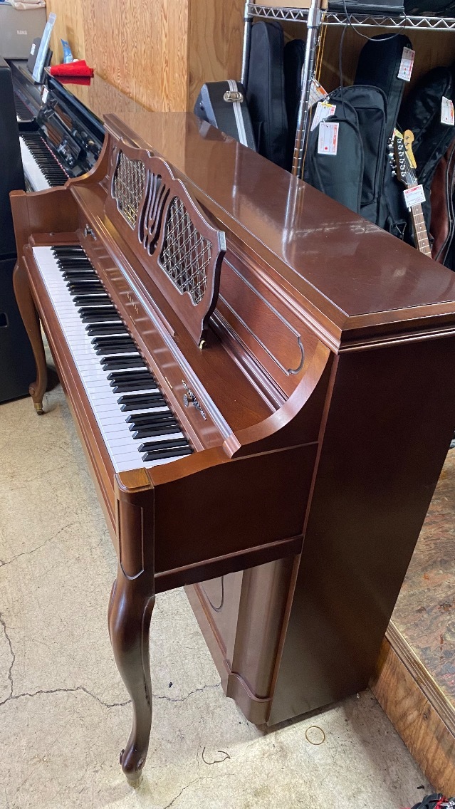 u47890 used upright piano Kawai KL-11KF