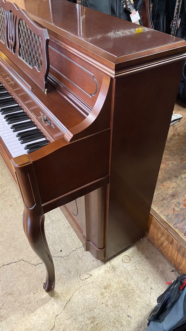 u47890 used upright piano Kawai KL-11KF