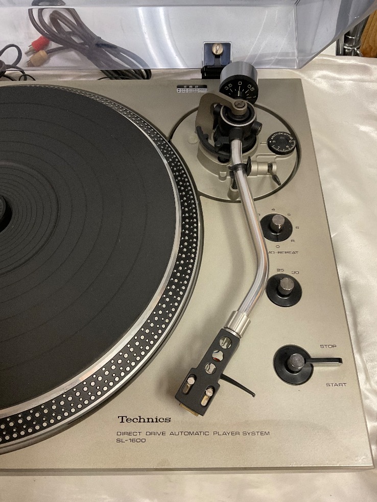 u49913 Technics [SL-1600] 初代 中古 ターンテーブル 針折れ_画像4