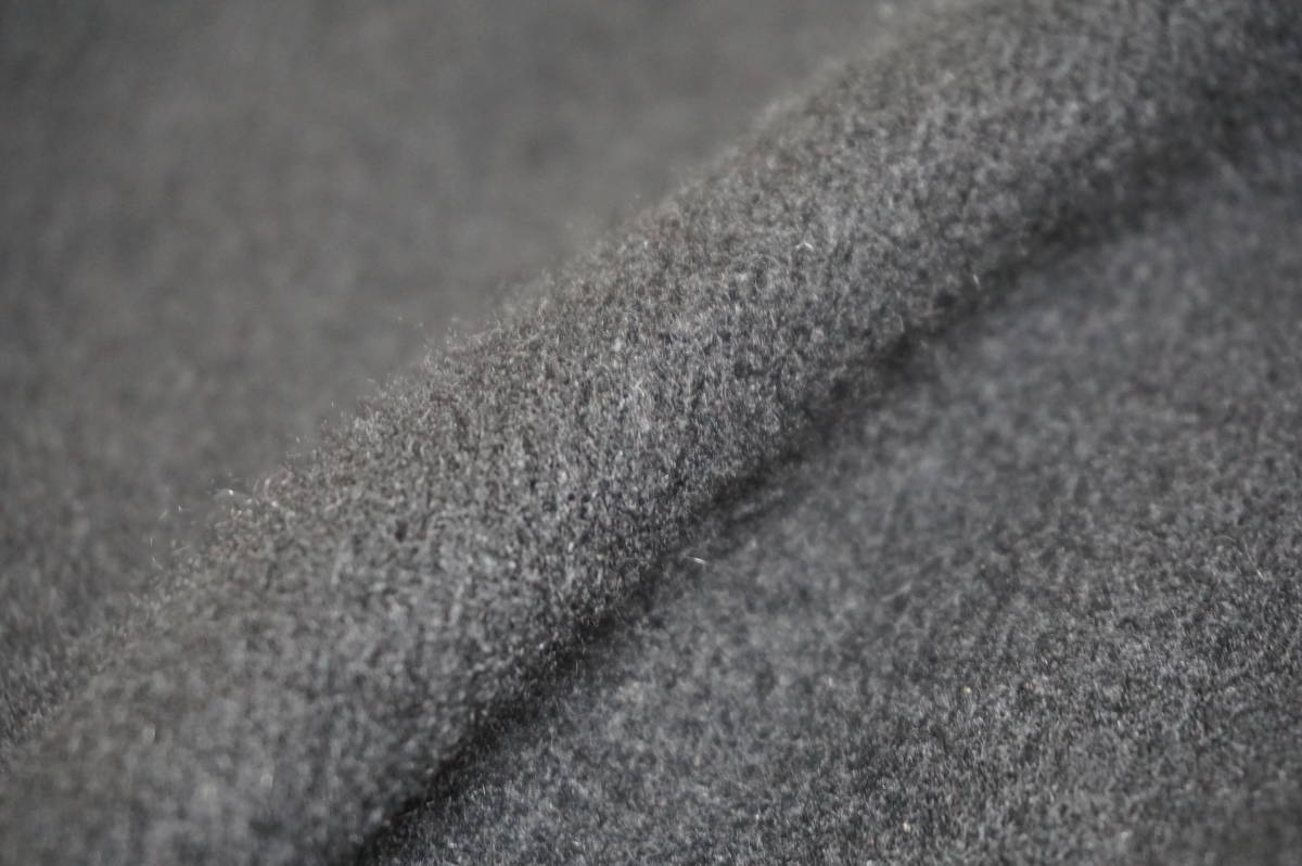 HERMES エルメスの カシミアとチンチラ毛皮繊維で創られた とても珍しい厚手の ニット セーターです。綺麗です。 ”10802