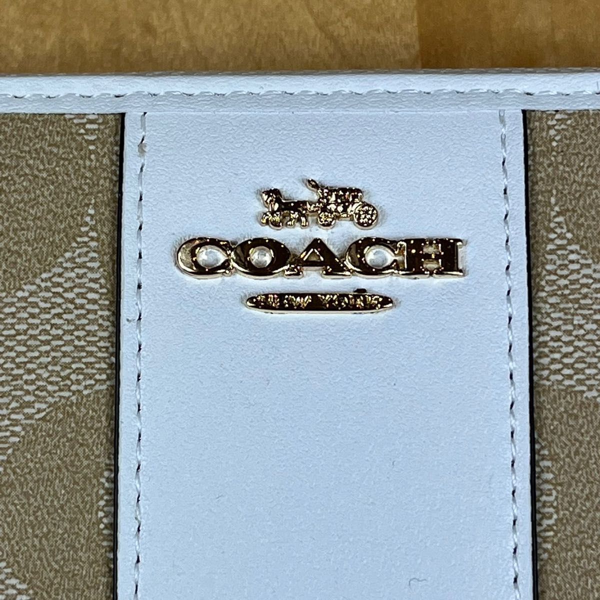 新品 未使用 COACH コーチ 長財布 シグネチャーロングウォレット 白×カーキ