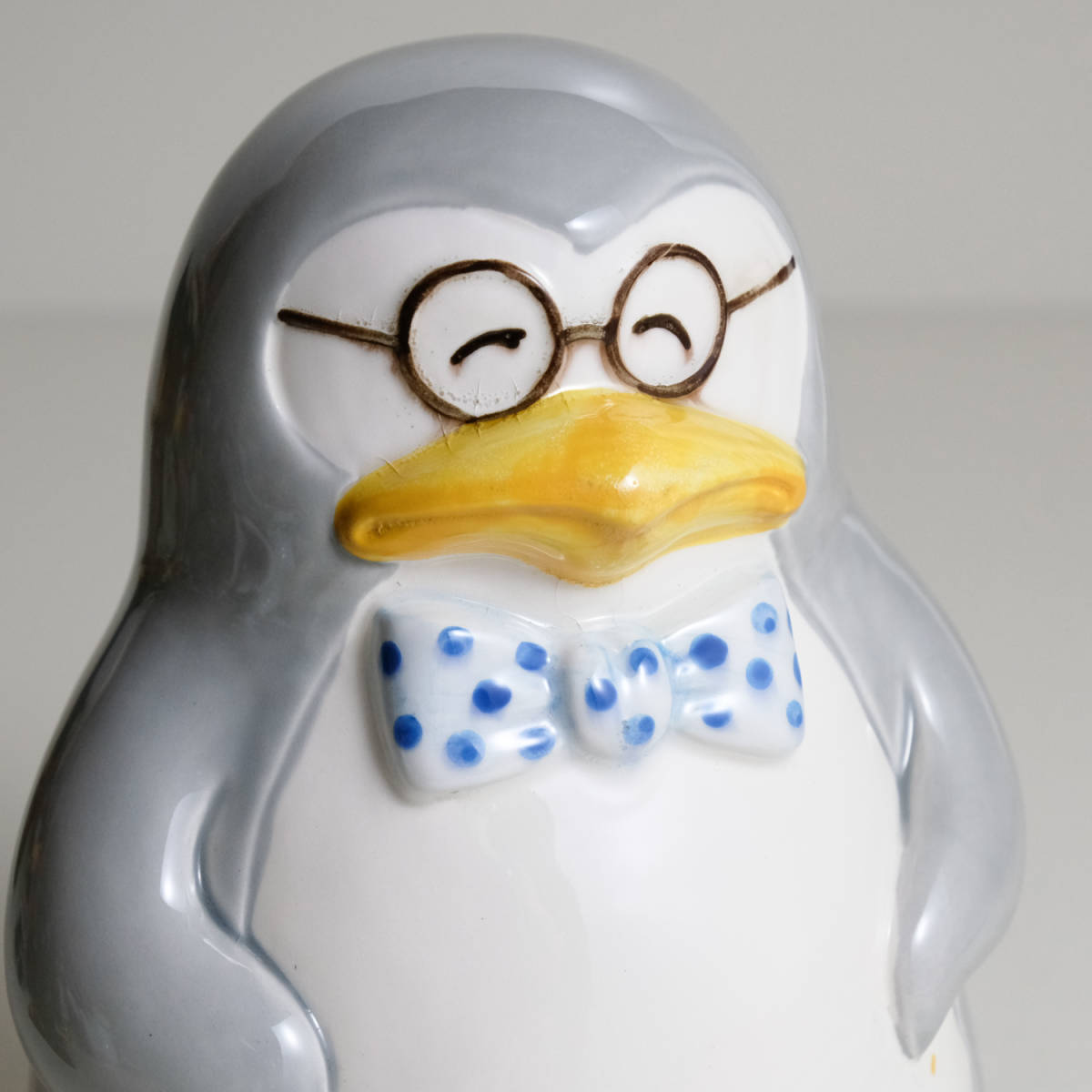 ペンギンの陶器貯金箱 置物 オブジェ インテリア フィギュア 人形 昭和レトロ_画像2
