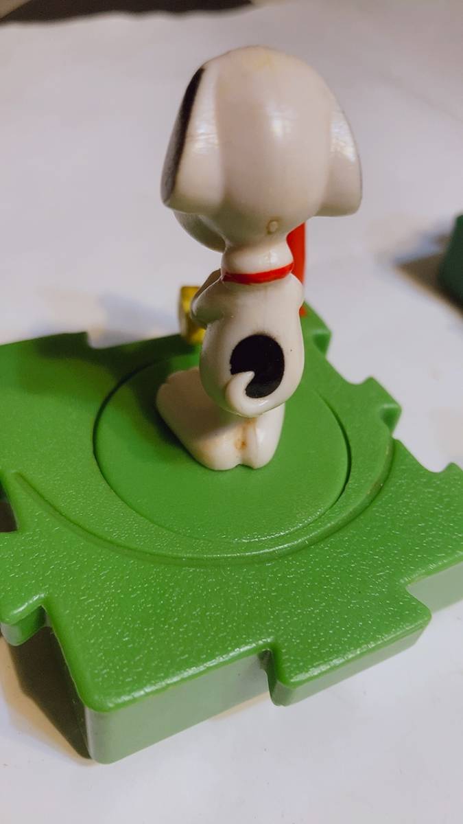 ( used )1997 year 12 month happy set Snoopy sport ( all 4 kind )