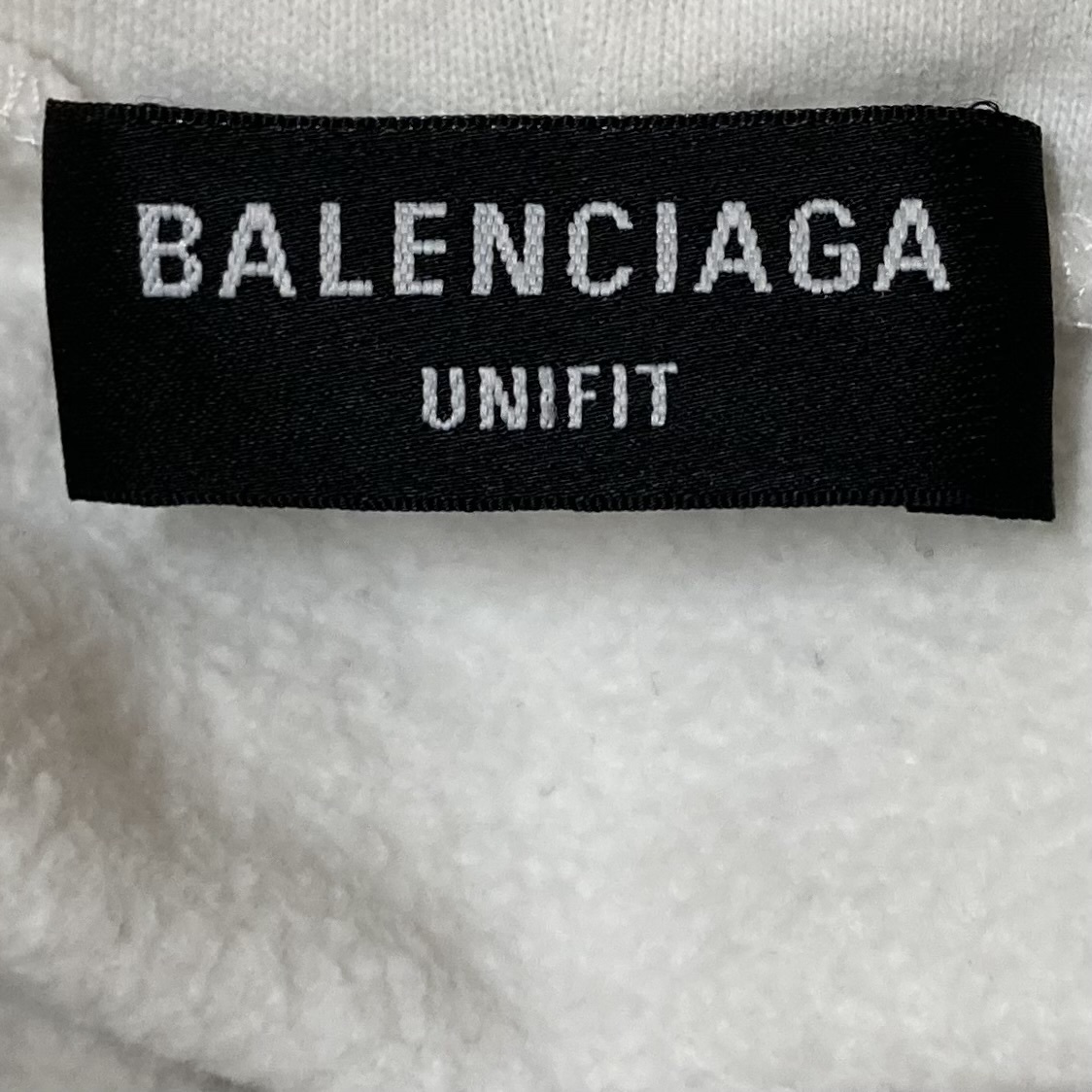 正規品 21AW 定価13万 BALENCIAGA ダメージ加工ピクセルロゴ 正規品 21AW 定価13万 BALENCIAGA ダメージ加工ピクセルロゴ