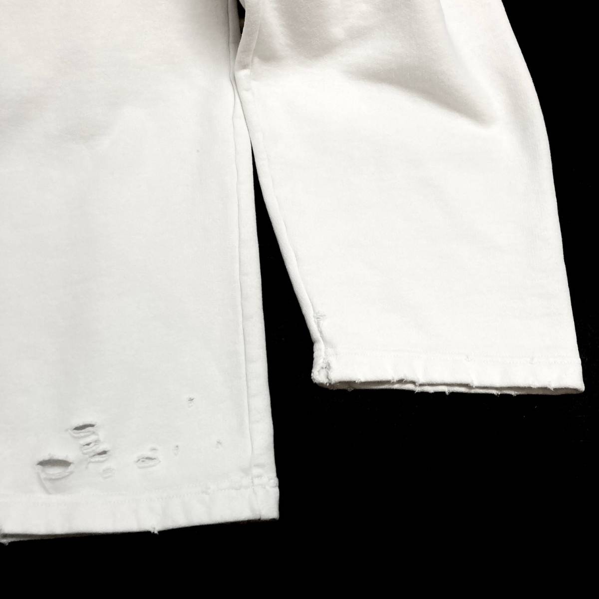 正規品 21AW 定価13万 BALENCIAGA ダメージ加工ピクセルロゴ 正規品 21AW 定価13万 BALENCIAGA ダメージ加工ピクセルロゴ