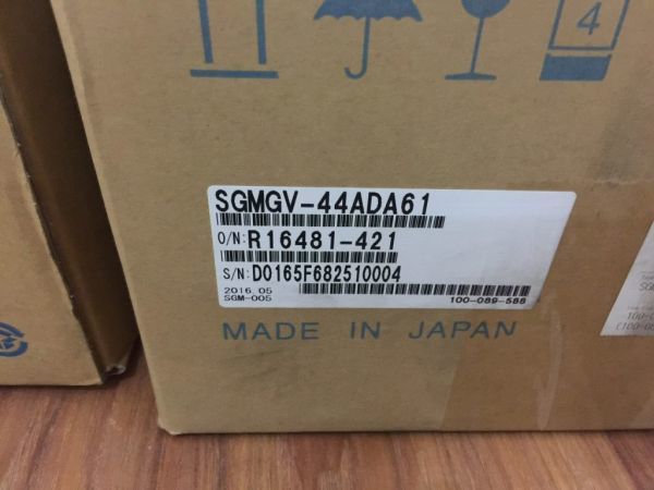 新品 安心保証 YASKAWA SGMGVシリーズ サーボモーター SGMGV-44ADA61 [6ヶ月安心保証]