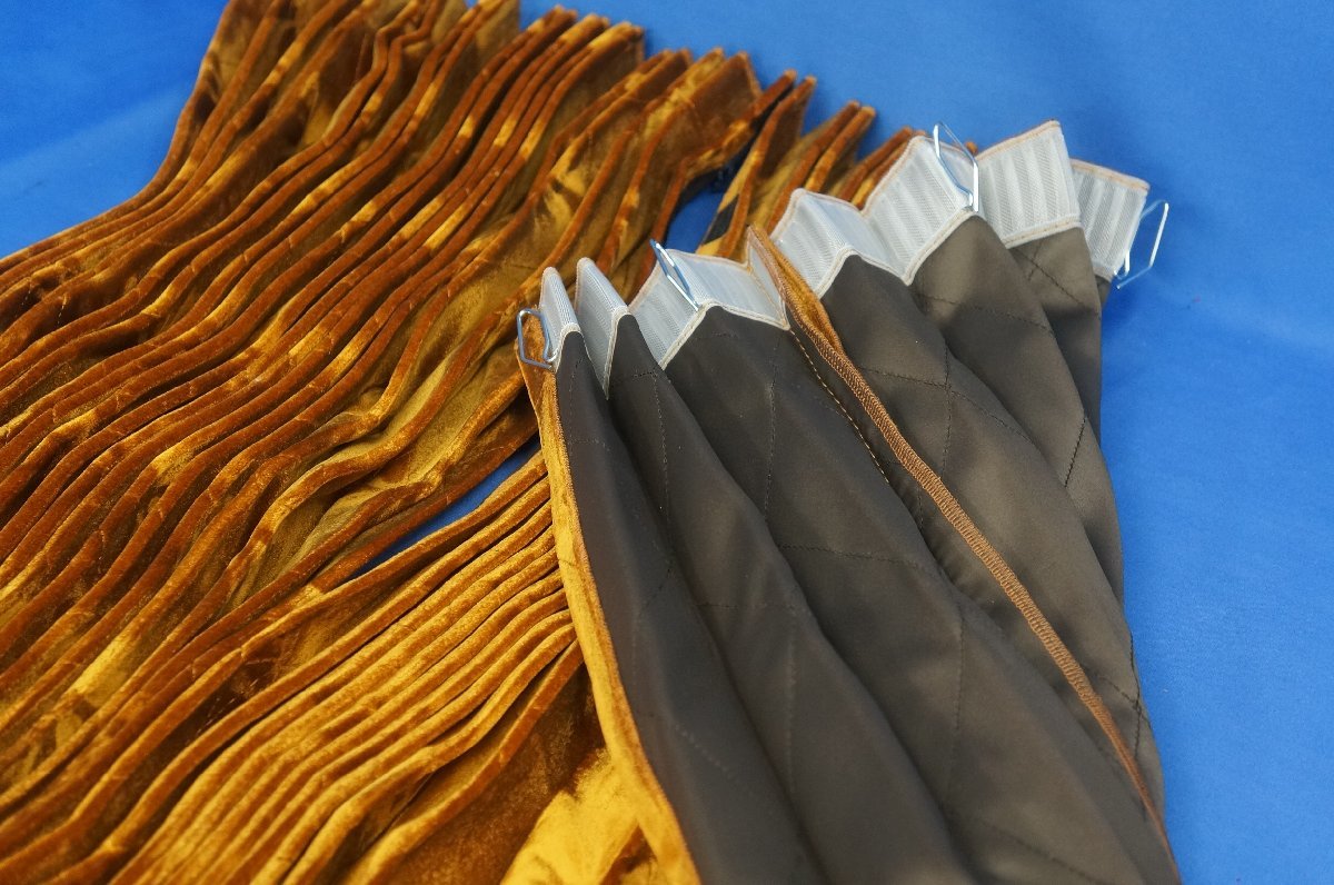 モケットフラワー センターカーテン ハイルーフ用 アコーディオン式 1300ｍｍ×1400ｍｍ　ゴールド/ブラウン裏地付き_画像2