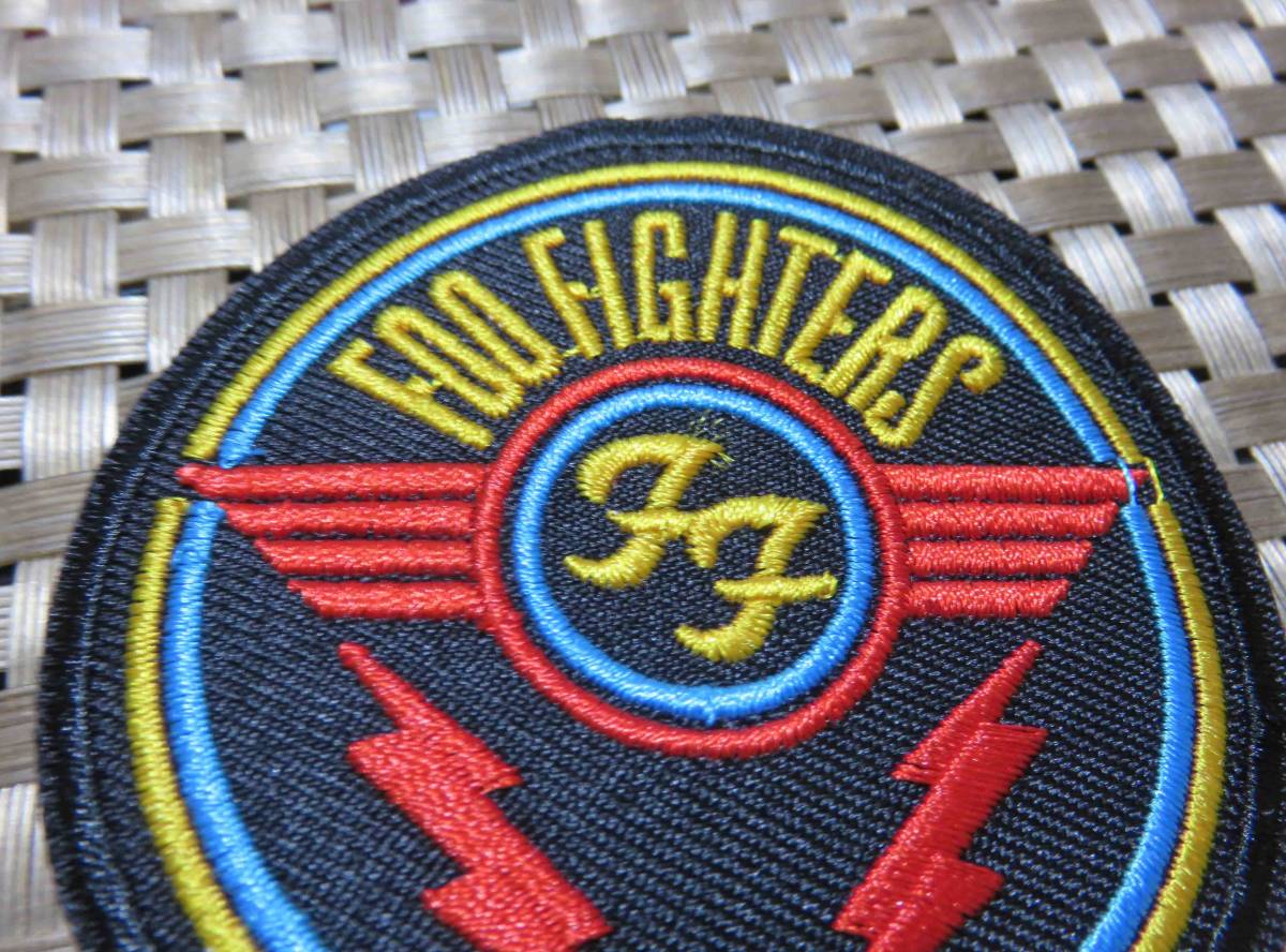 黒赤黄FF（円型）◆新品フー・ファイターズ　Foo Fightersアメリカ　USロックバンド 刺繍ワッペン ◆音楽　ミュージック■洋服・衣類DIY