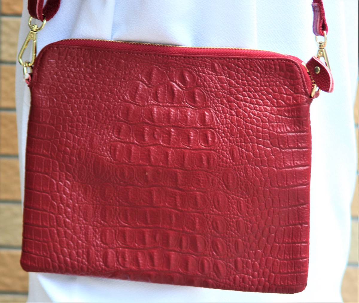 [ Mother's Day respondent . stock SALE][ free shipping ][ limited amount ][ new goods ][ bag ] neat's leather # crocodile type pushed .# head part repeated reality #2WAY shoulder bag red 