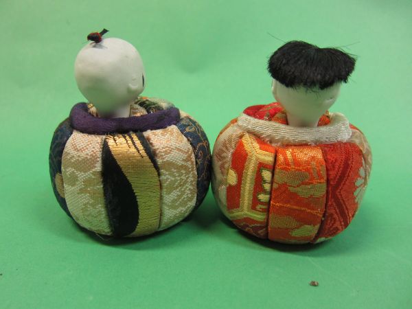  antique wood grain included . doll hinaningyou .. doll one against Japanese doll 