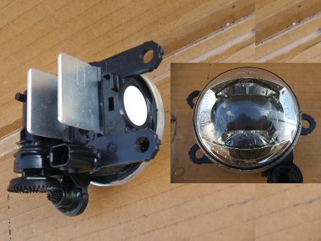 ★良品 ルークス ハイウェイスター B44A/45A系の純正 LED フォグランプ/右側/LEDの点灯確認済み/即決あり。_画像6