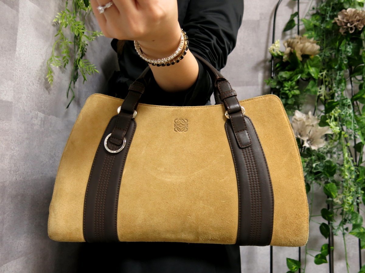 特典進呈 LOEWE - LOEWE ロエベ スエード レザー アナグラム型押し