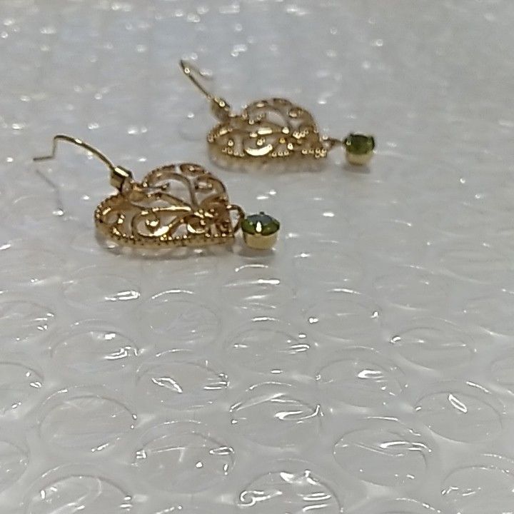 ペリドットピアス