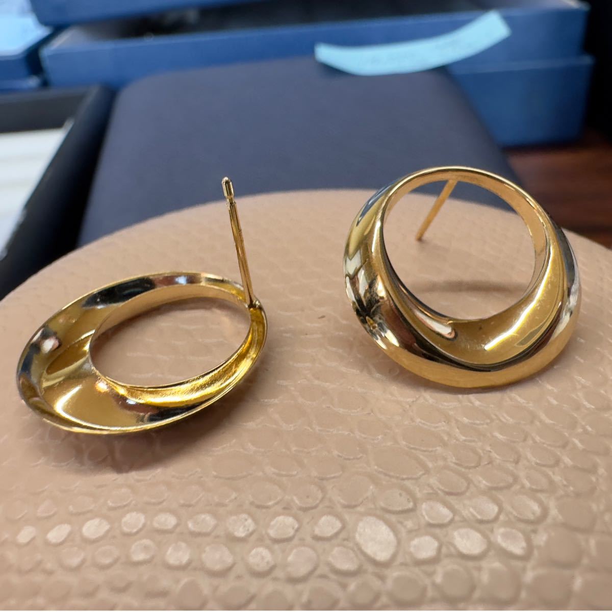 18金 イエローゴールド フローラル 二連 ピアス-