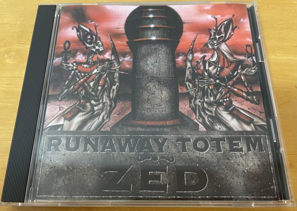 ◎RUNAWAY TOTEM / ZED ※イタリア盤CD【 BLACK WIDOW BWRCD-013-2 】1996年発売 / ズール Zeuhl / Progressive Metal / プログメタル_画像1