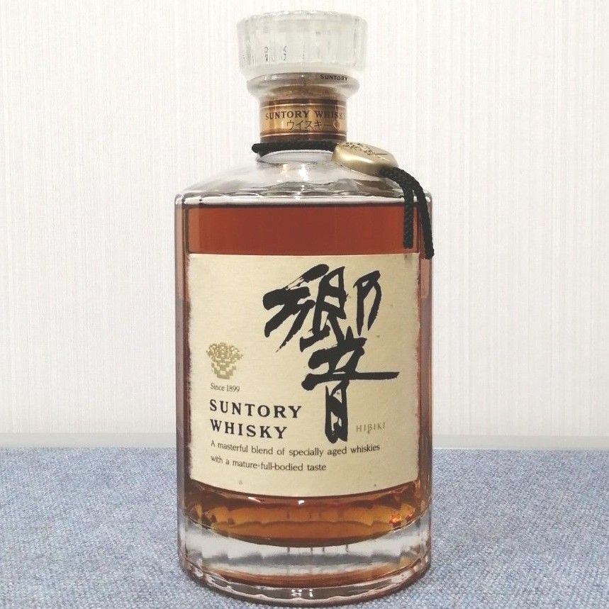 響 ( 旧17年 )24面カットキャップ　700ml43%　古酒未開栓　箱なし②