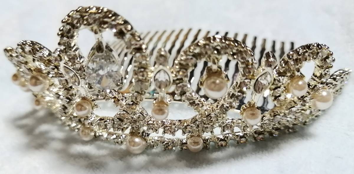  comb attaching Tiara decoration .... pretty pearl Cubic Zirconia 