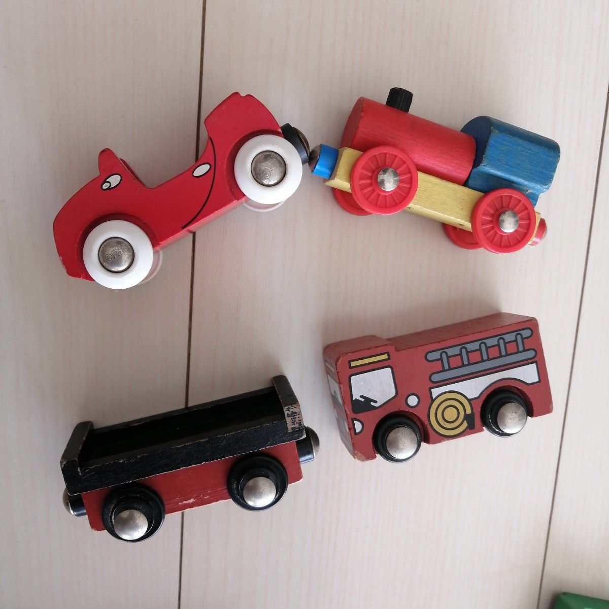 木製レール　機関車　トーマス　おもちゃ