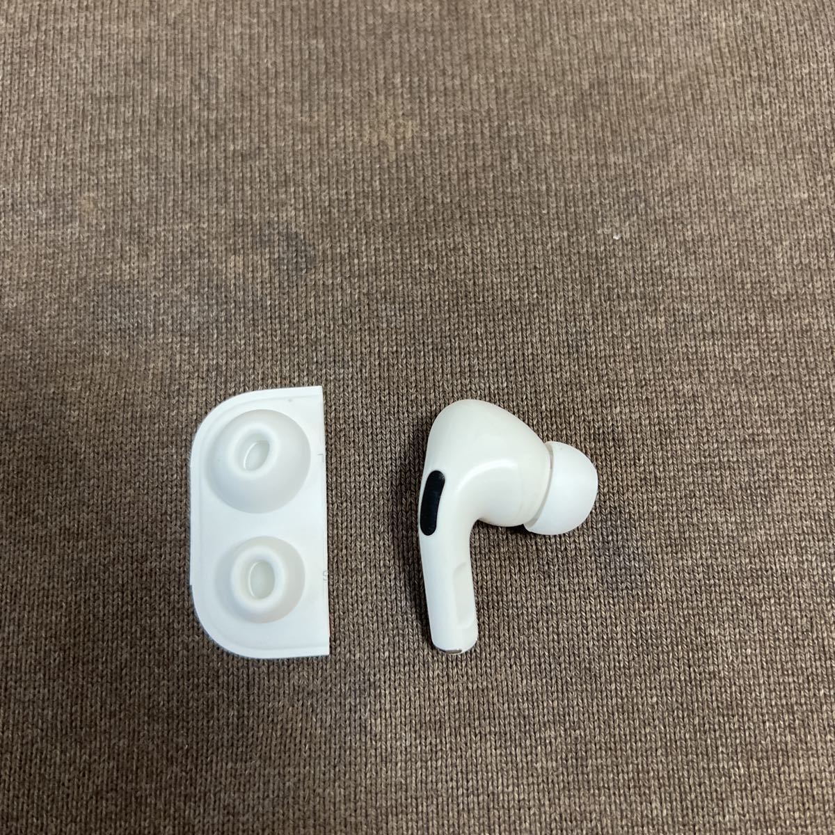 Apple純正AirPods Pro 第1世代右イヤホンMWP22J/A 右耳のみ。 的詳細