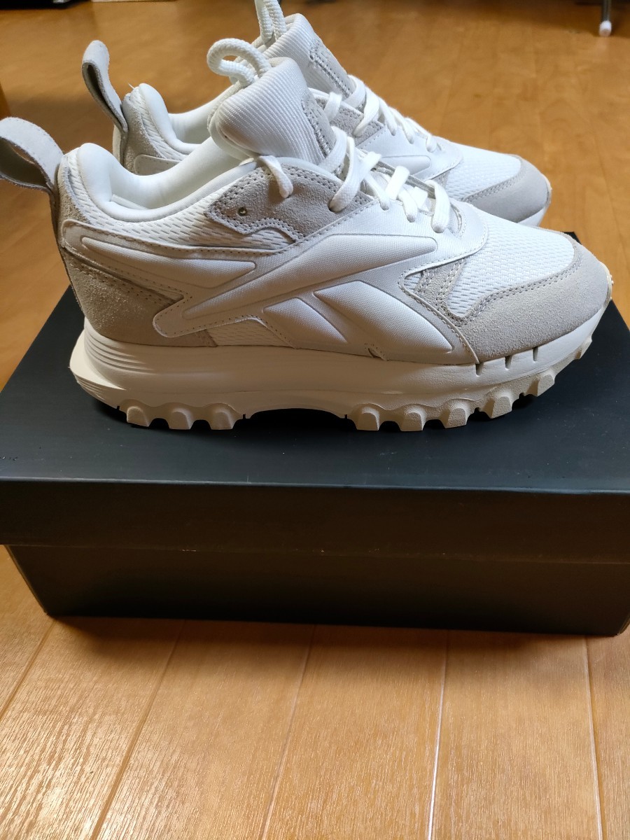新同25Reebok×GIGI HADIDリーボッククラシックレザーHT201
