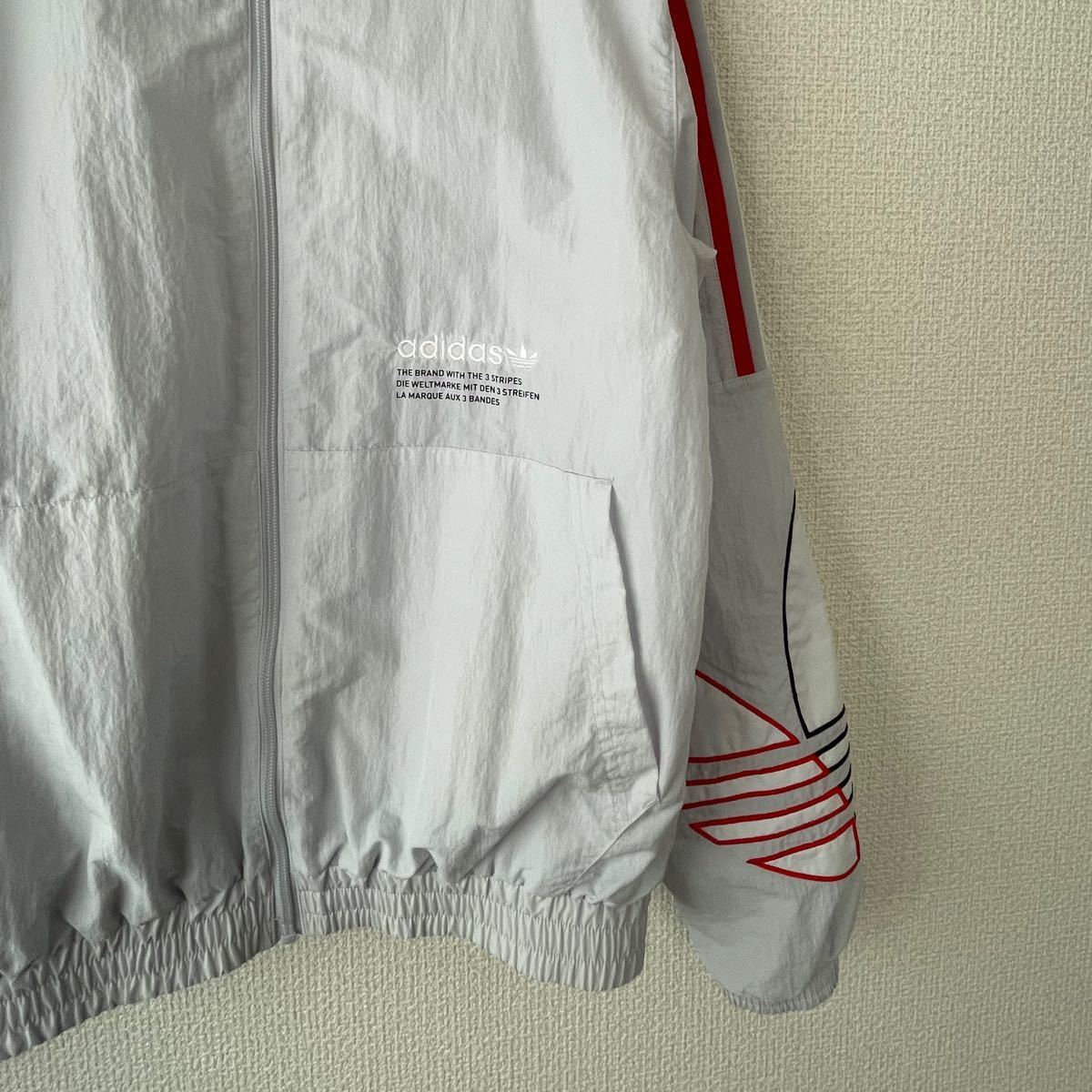 adidas ナイロンジャケット トレフォイル 両腕 両袖ロゴ刺繍 青 adidas ナイロンジャケット トレフォイル 両腕 両袖ロゴ刺繍 青