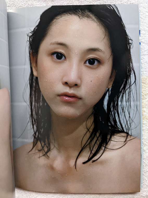 松井玲奈　ファースト写真集　きんぎょ　両面印刷ポスター付き　初版本　帯付き　SKE48_画像7