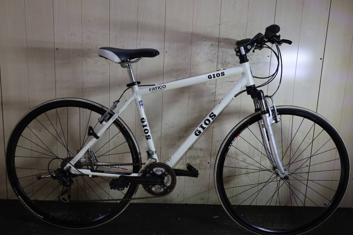 【2022秋冬新作】 人気美品!GIOS FATICO(ファティーコ) クロスバイク 480mm 21速 アルミ 700C Mサイズ 【2022秋冬新作】 人気美品!GIOS FATICO(ファティーコ) クロスバイク 480mm 21速 アルミ 700C Mサイズ