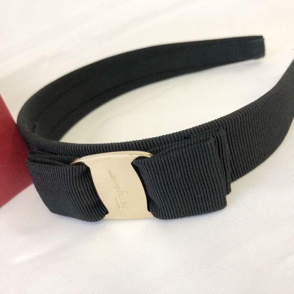 美品【Ferragamo】カチューシャ 箱付き-