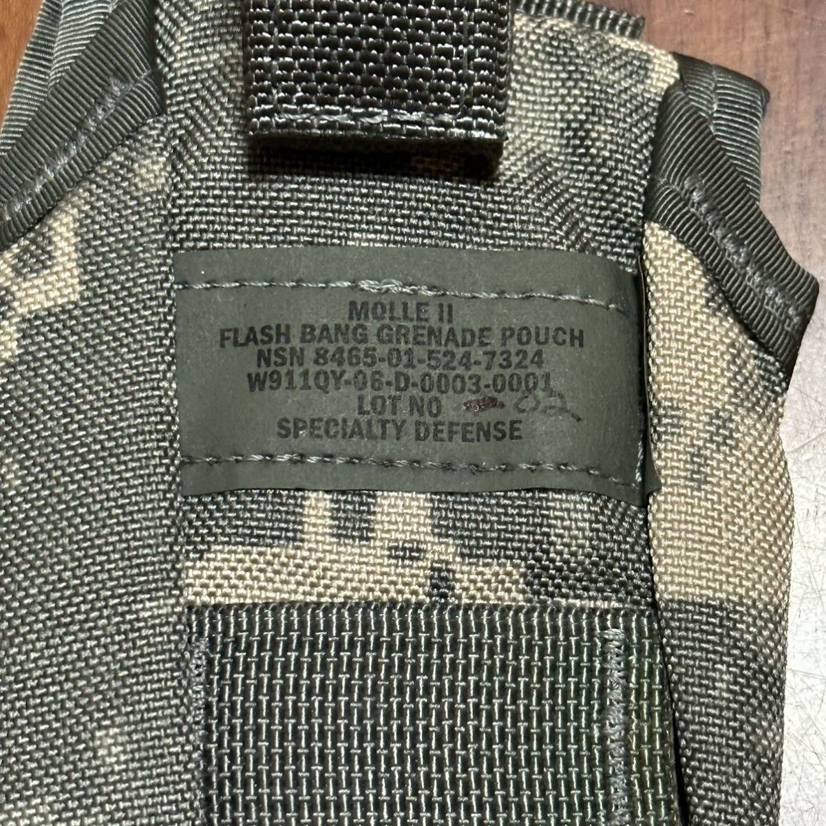 沖縄 米軍実物 MOLLE II FLASH BANG GRENADE POUCH グレネード ポーチ (管理番号CCC37)_画像5