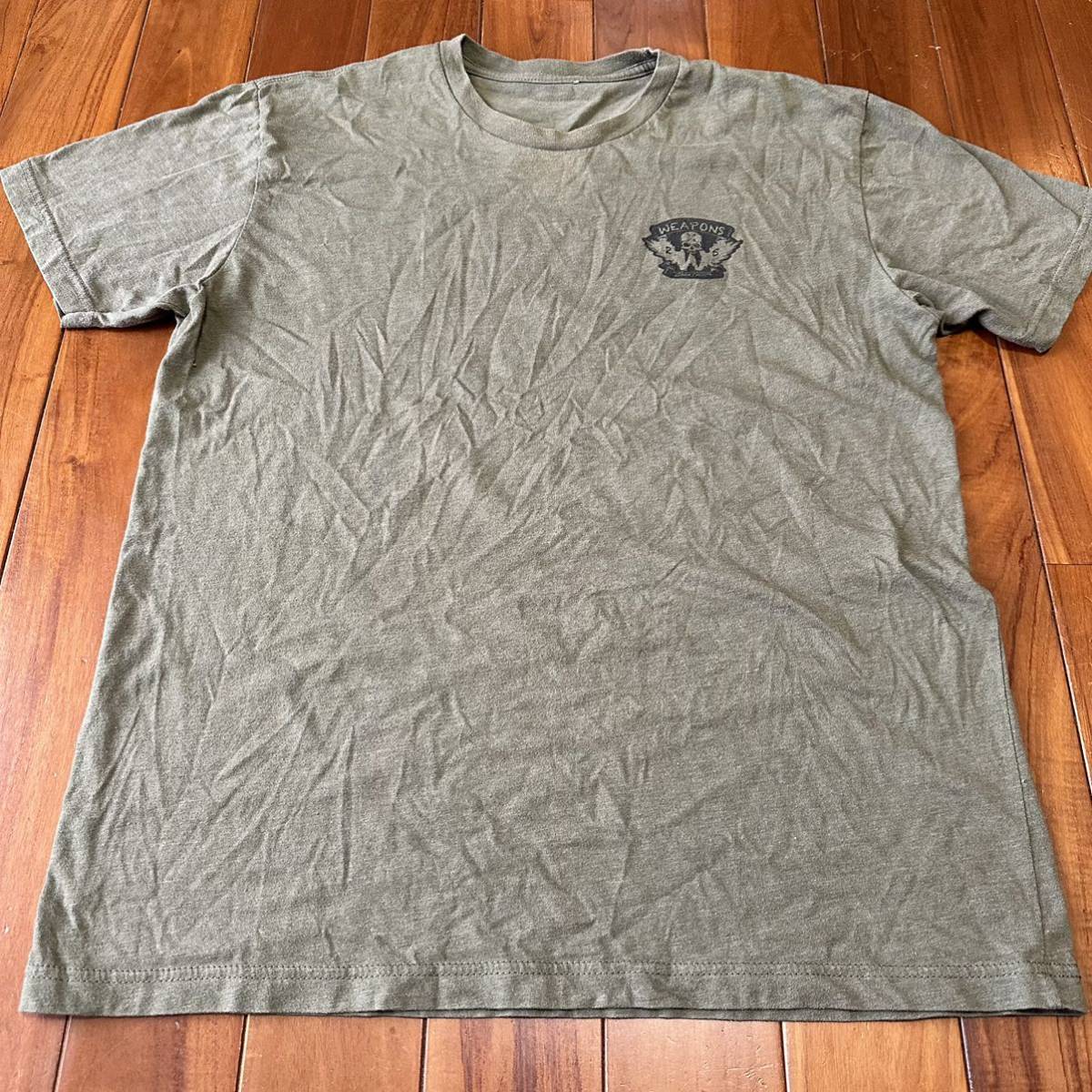 沖縄 米軍放出品 WEAPONS ミリタリー Tシャツ オシャレ ファッション 古着 ビンテージ OD (管理番号OP93)_画像2