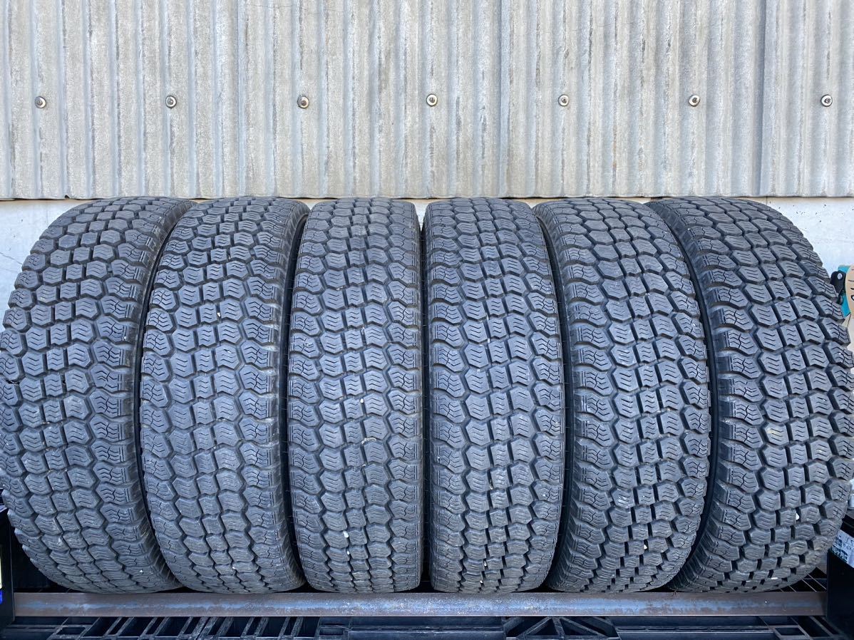 W1403　☆深溝スタッドレス☆ GOODYEAR ULTRA GRIP　215/70R17.5 118/116L LT　6本価格　ミックス　2019年製_画像1