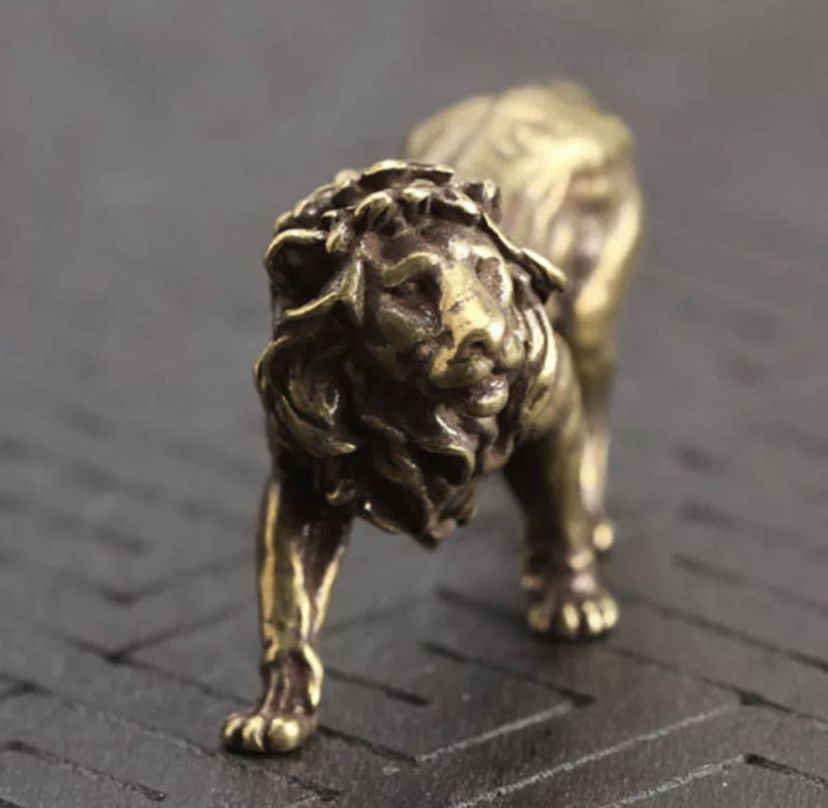 銅のライオン ライオン 百獣の王 動物 獣 インテリア アンティーク 置物 小物 装飾 ミニチュア 銅 雑貨 2086_画像3
