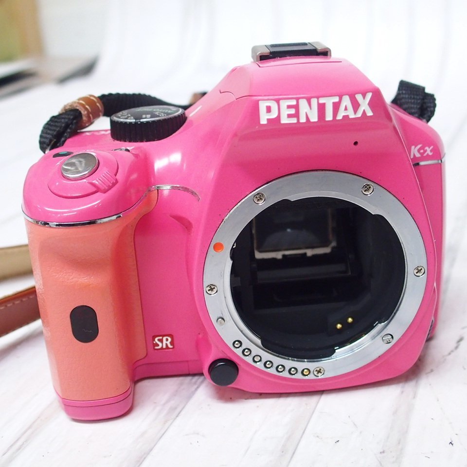 m001 B【ペンタックス K-x ピンク 一眼レフ 望遠レンズ 1 4-5.8 55-300mm ED SMC PENTAX-DA L  デジタルカメラ 単三電池駆動】