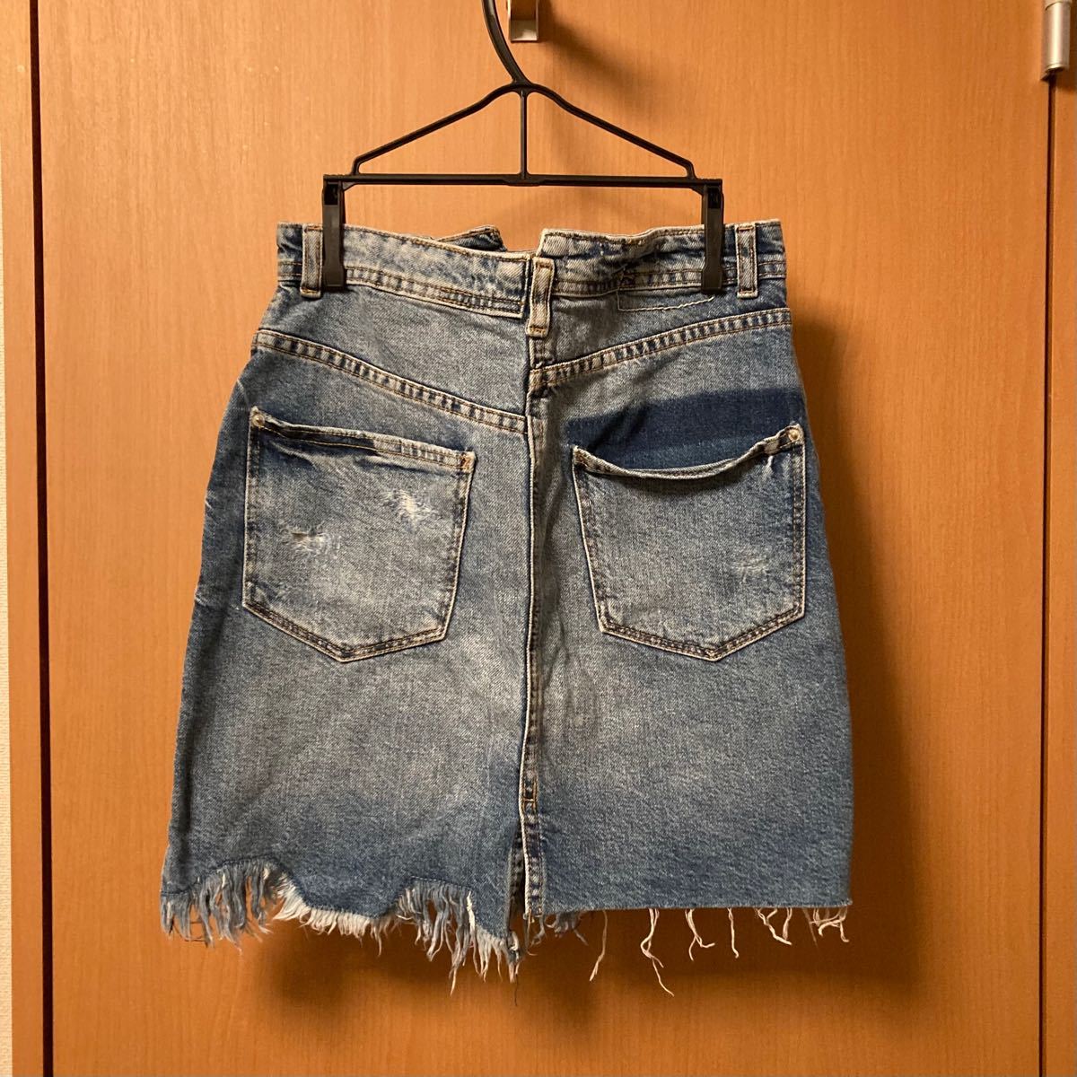 未使用 美品 ZARA デニム ミニスカート 変形デザイン ダメージ 未使用 美品 ZARA デニム ミニスカート 変形デザイン ダメージ
