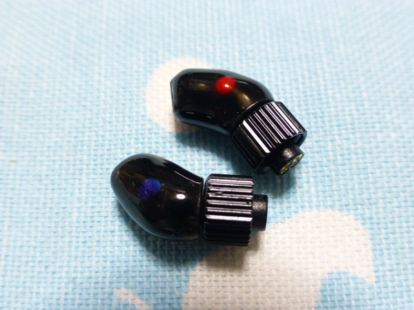 Unique Melody MASON V3 MENTOR V3 - IEM 2ピン (メス) 変換 コネクタ アダプタ 黒色形成 1ペア