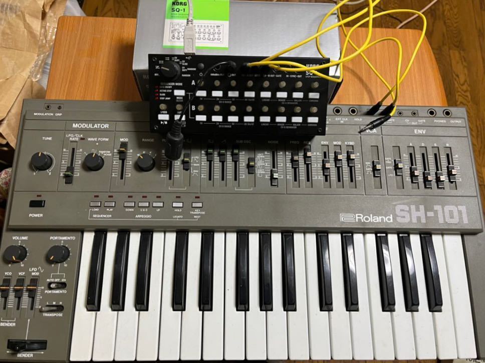 ヤフオク! Roland SH-101、KORG SQ-1セットで Roland SH-101 ローランド sq-1セット